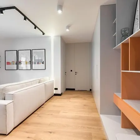 New Located Near The Old Town Apartment *
